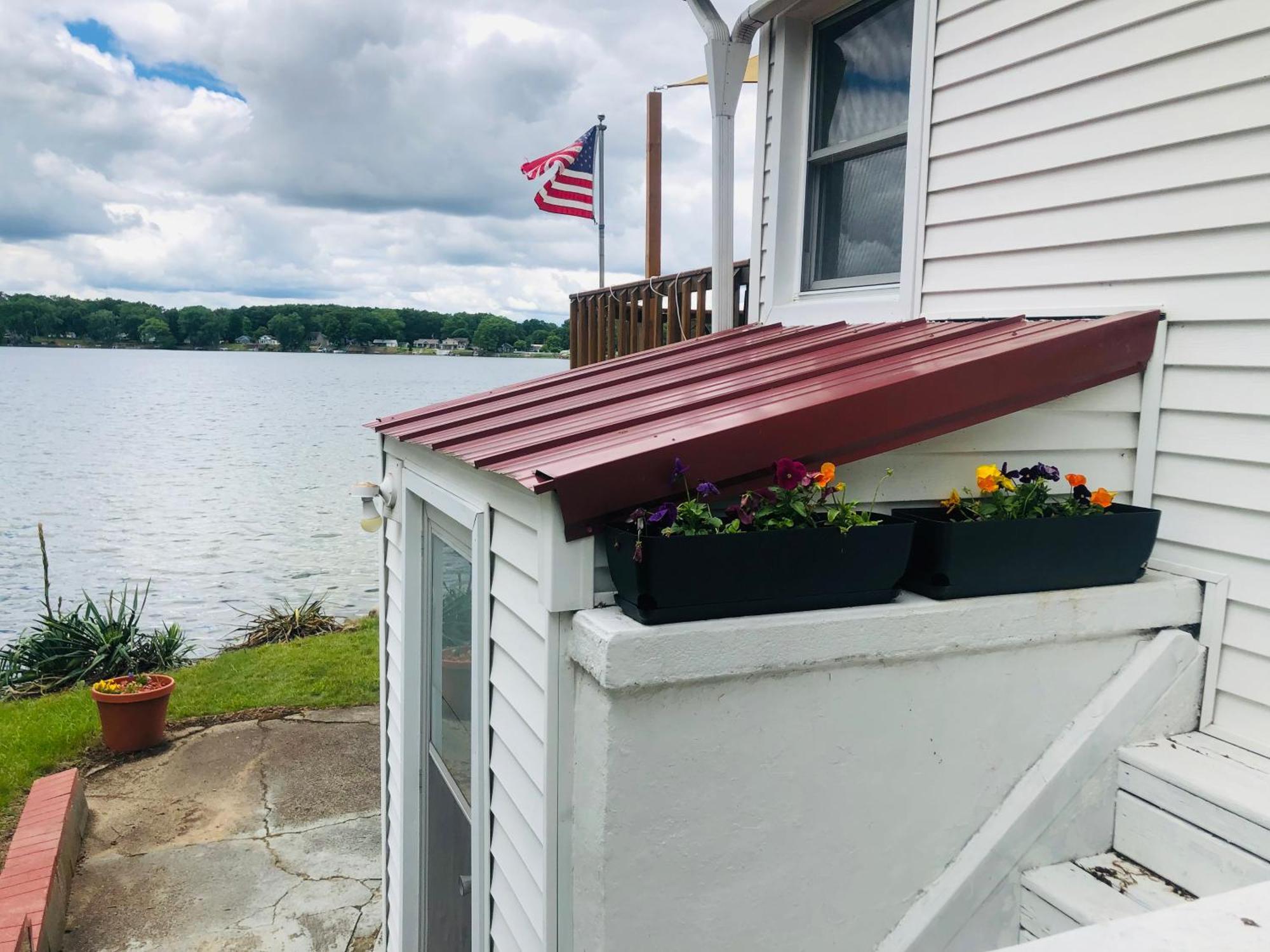 The Wellington Lake Cottage Middlebury Exterior photo